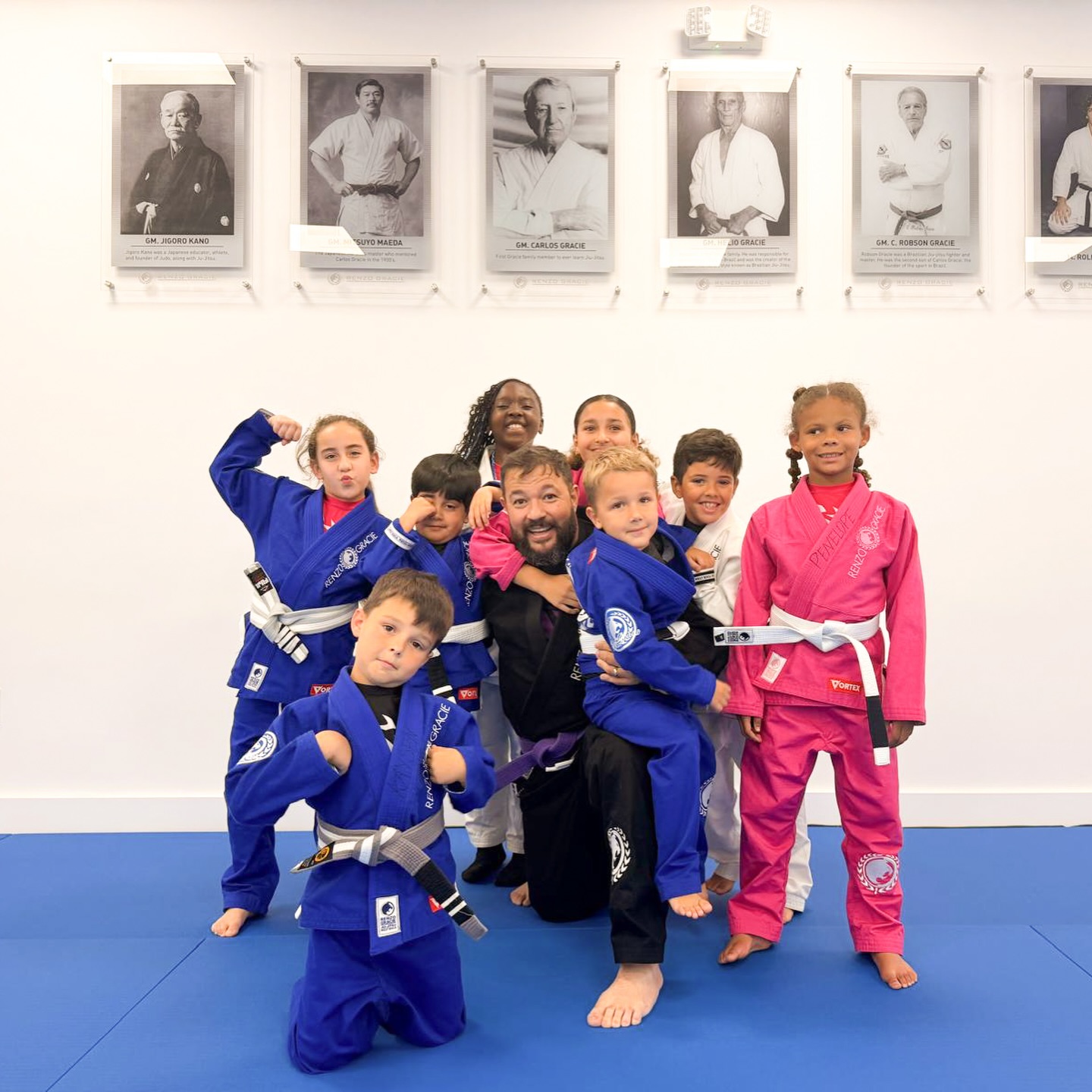 Kids training BJJ